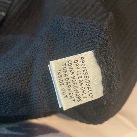 St. John evening sweater. - Picture 6 of 7